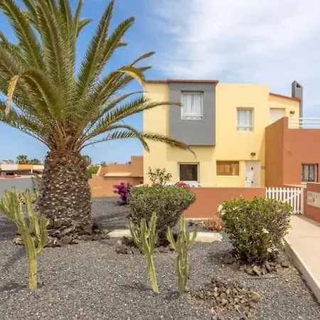Garden House With Two Terraces شقة