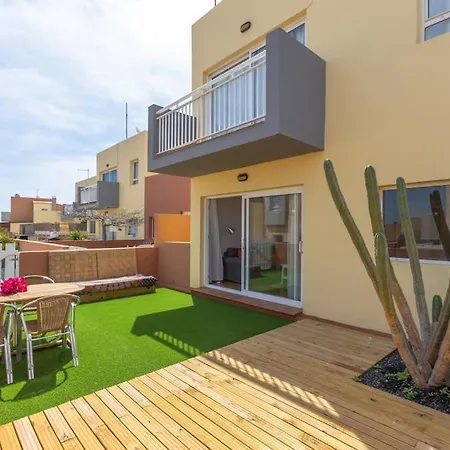 Garden House With Two Terraces شقة *