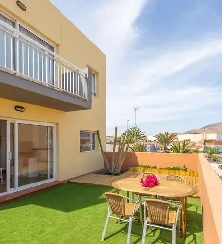 Garden House With Two Terraces * コラレホ